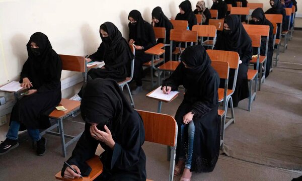 阿富汗女大生被禁止上學